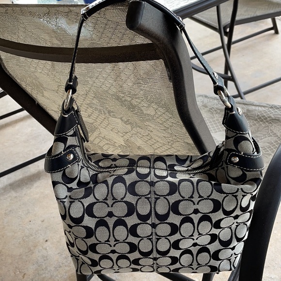 Coach Hobo - Picture 2 of 5